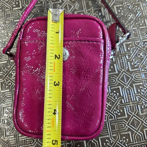 🐢 Coach Pink Patent leather camera bag!! - Picture 4 of 11